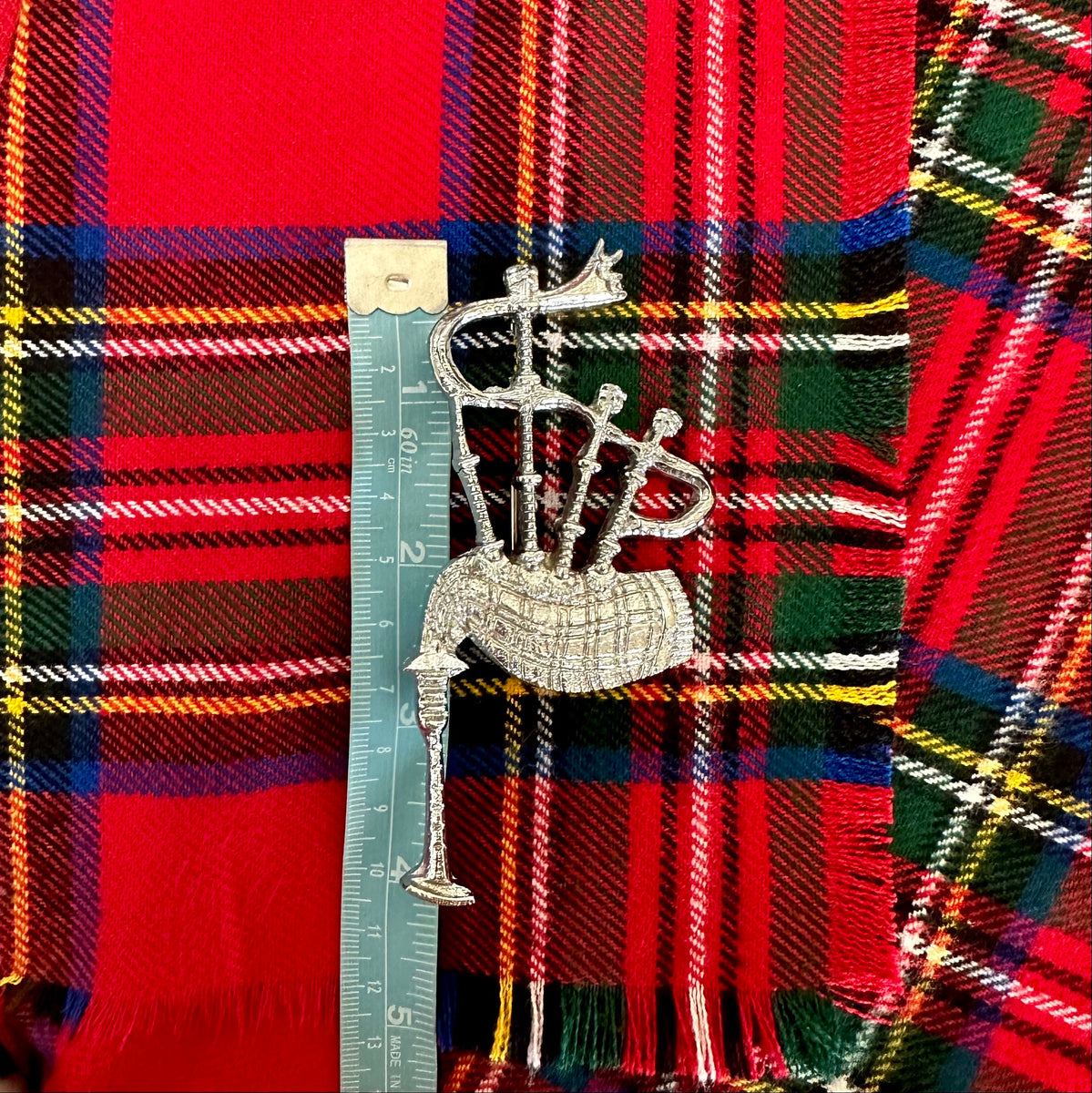 Bagpiper and Claymore Chrome Plated Metal Fly Plaid Brooch Kilt Pin –  Thistle & Stitch