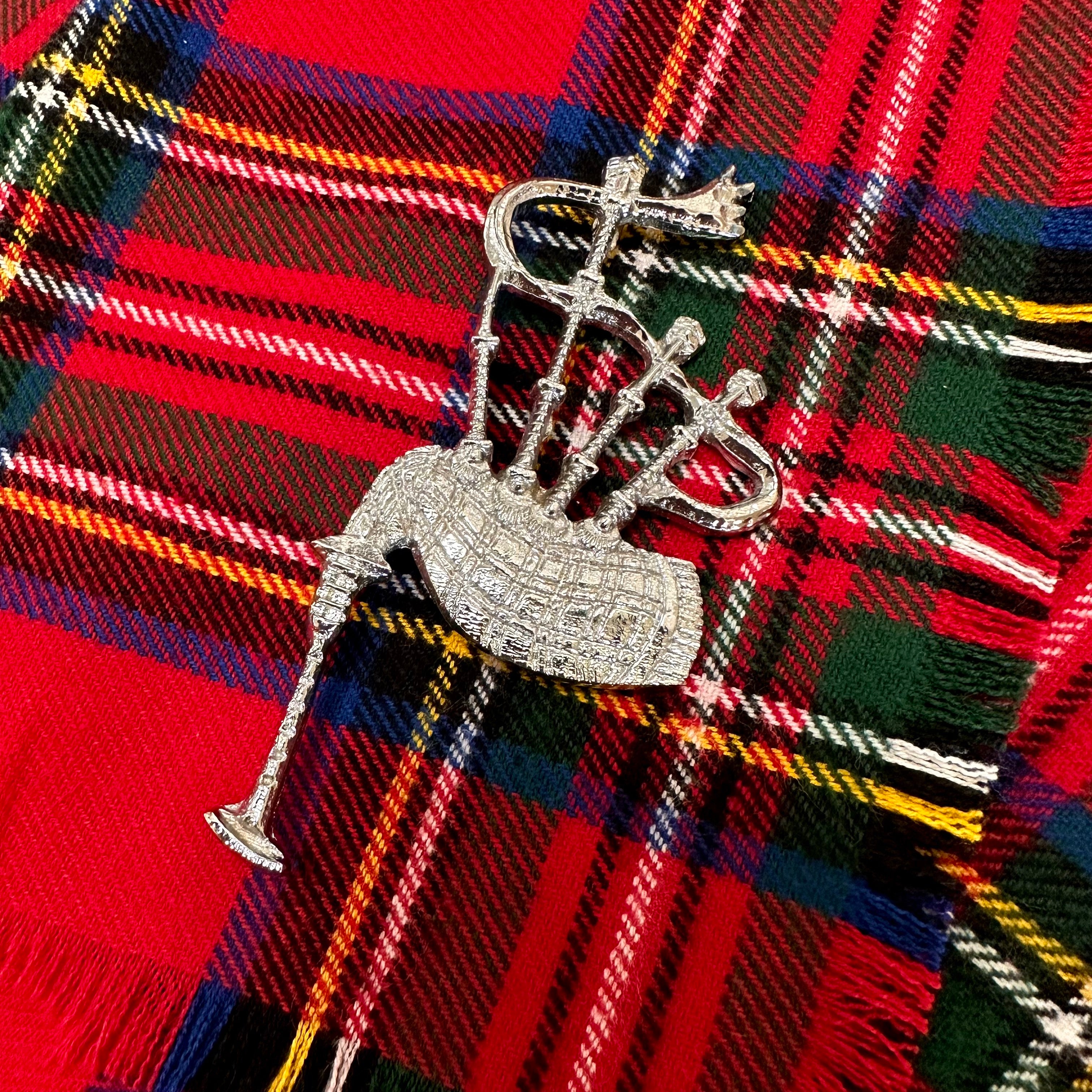 Bagpipes Chrome Plated Metal Fly Plaid Brooch Kilt Pin – Thistle & Stitch